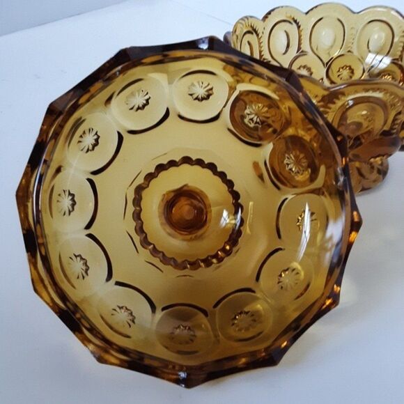 L. E. Smith Moons and Stars Vintage Amber Glass Candy Dish with Lid - Picture 8 of 12